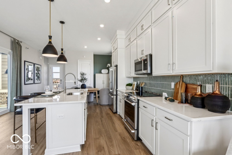 Listing Image 12
