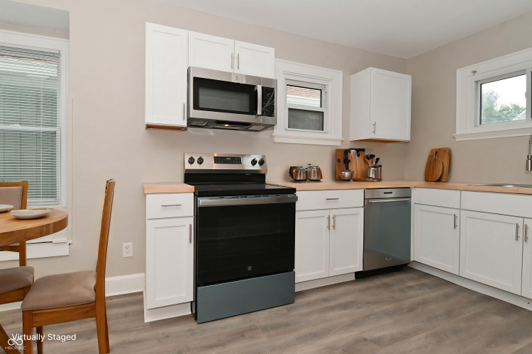 Listing Image 13