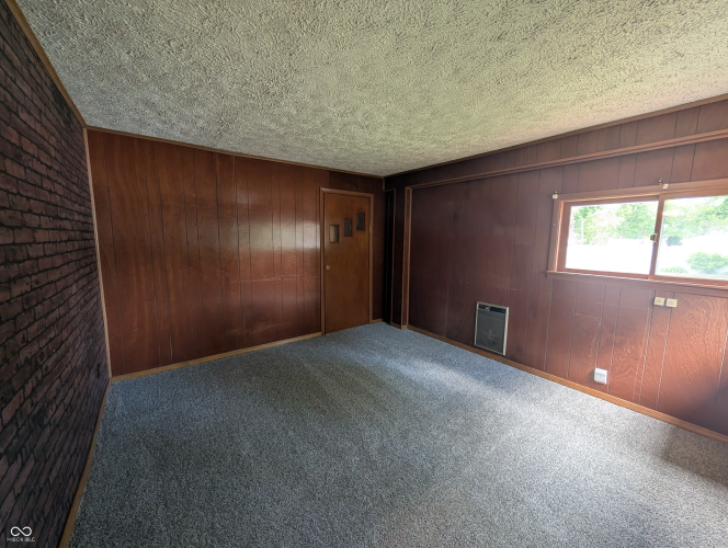 Listing Image 36