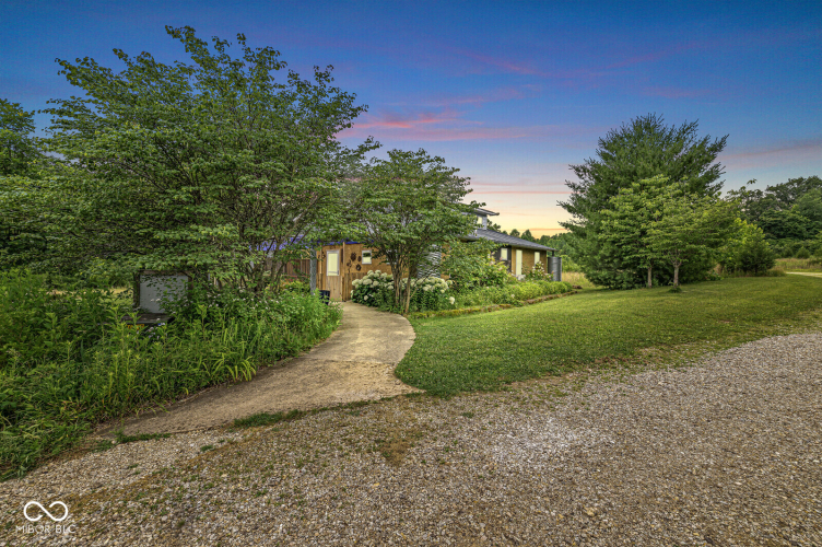 Listing Image 57