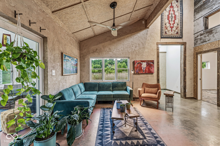 Listing Image 9