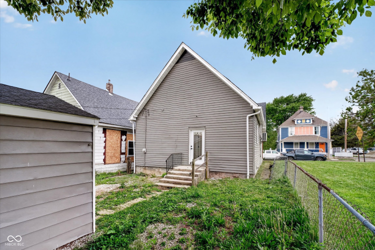 Listing Image 24