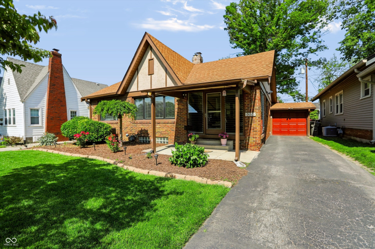 Listing Image 3