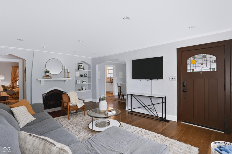 Listing Image 9