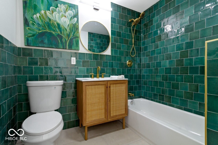 Listing Image 15
