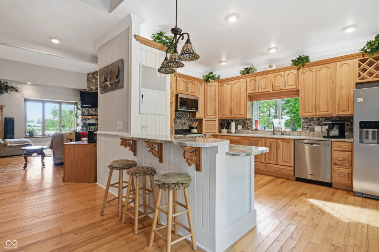 Listing Image 10