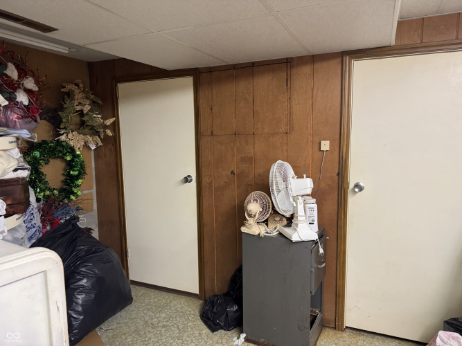 Listing Image 36