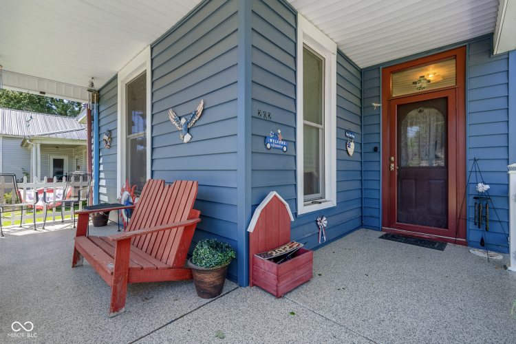 Listing Image 4