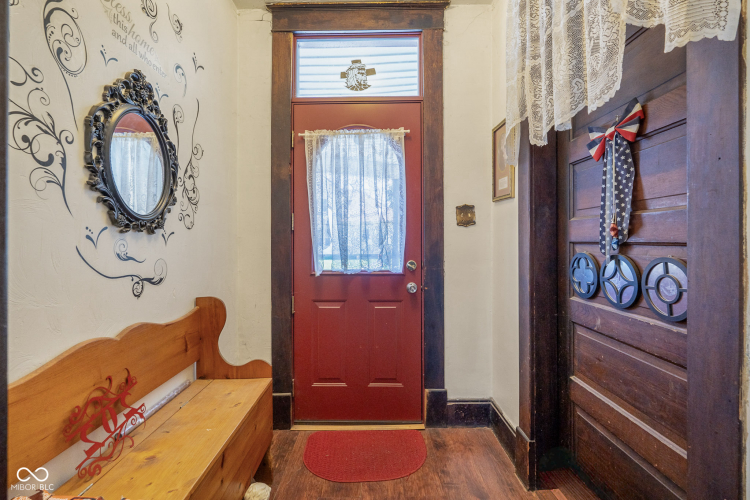 Listing Image 5