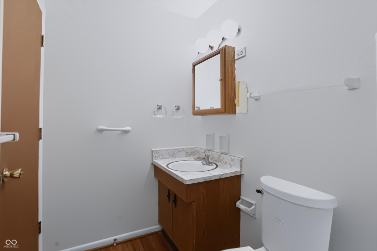 Listing Image 25