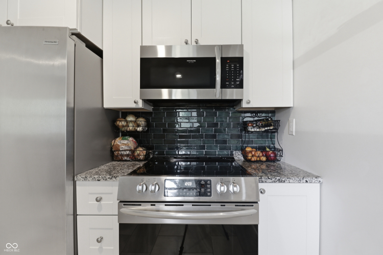 Listing Image 8