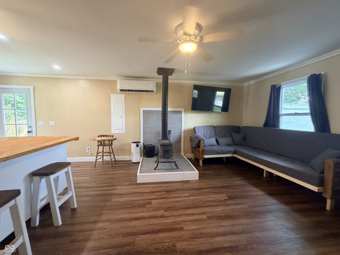 Listing Image 16
