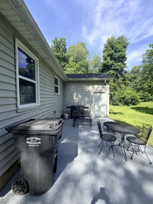 Listing Image 5