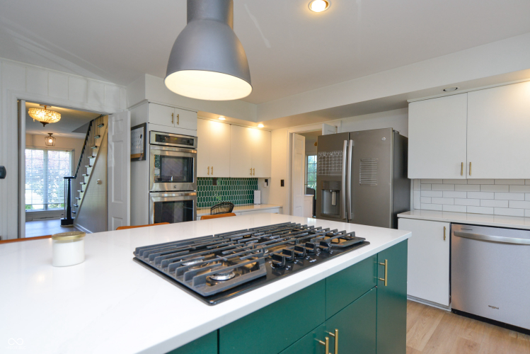 Listing Image 11