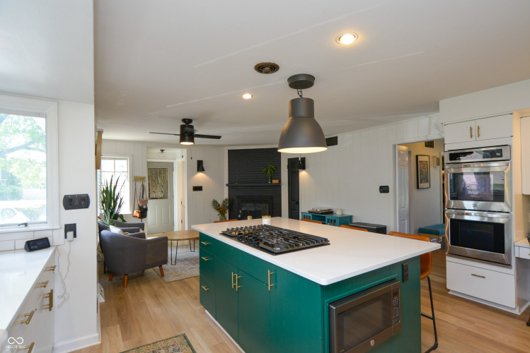 Listing Image 13