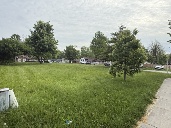 Listing Image 3