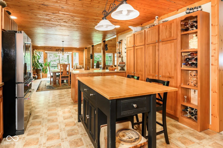 Listing Image 10