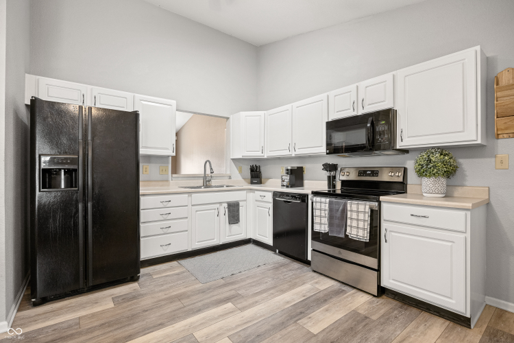 Listing Image 13