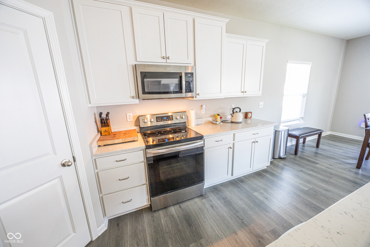 Listing Image 19