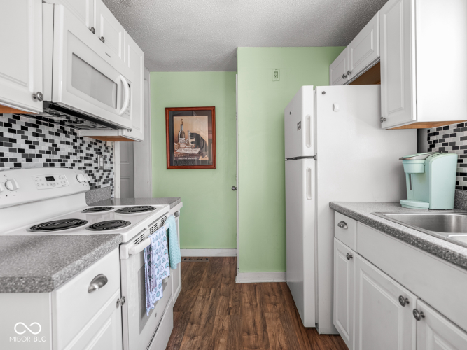 Listing Image 16