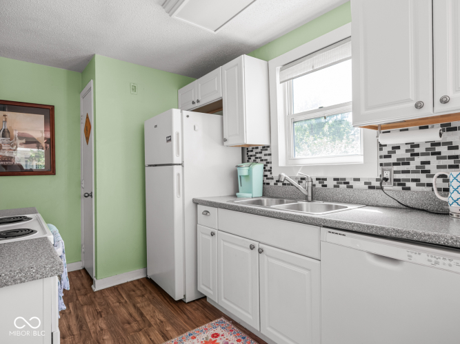 Listing Image 17