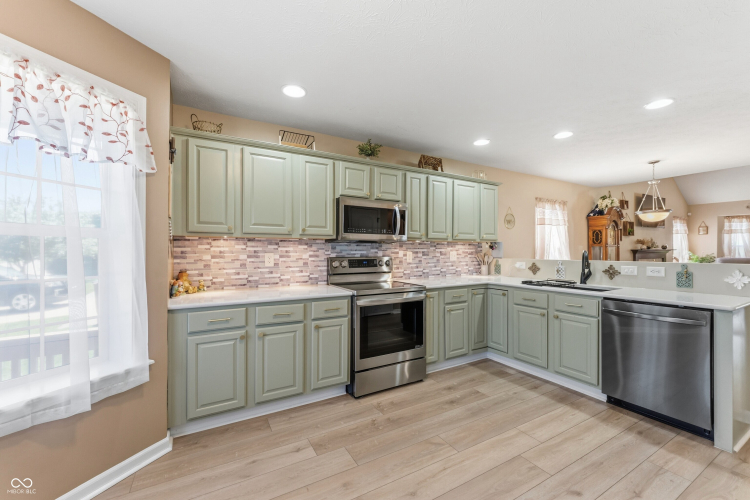 Listing Image 13