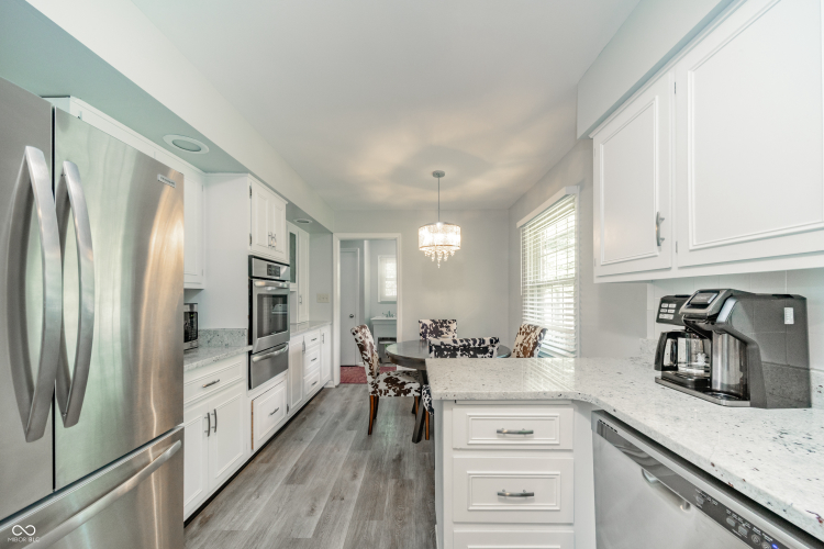 Listing Image 19