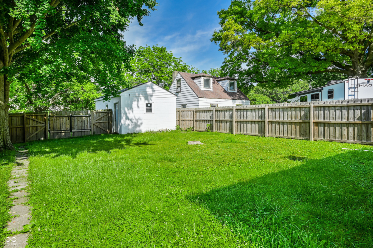 Listing Image 13