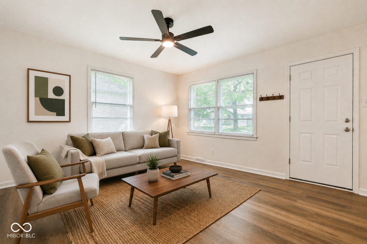 Listing Image 4