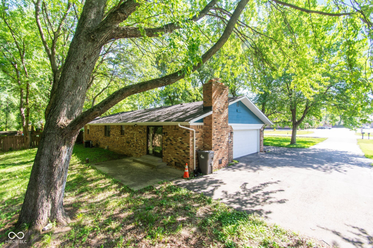 Listing Image 19