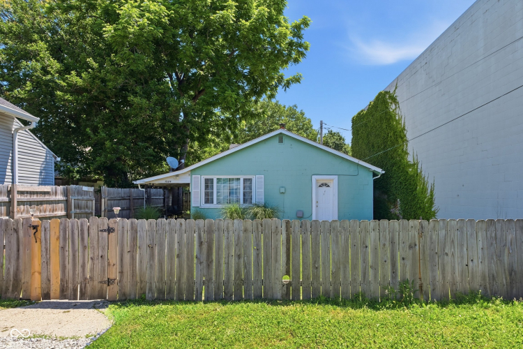 Listing Image 12