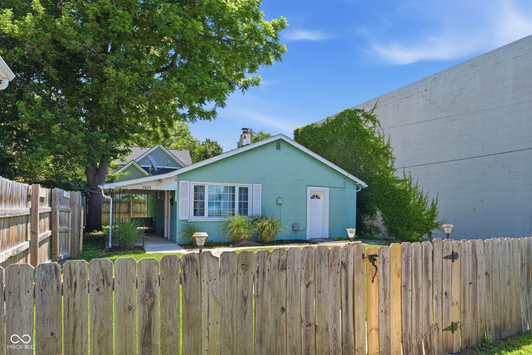 Listing Image 14