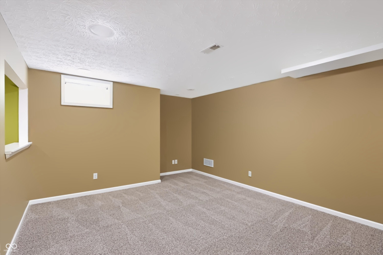 Listing Image 76