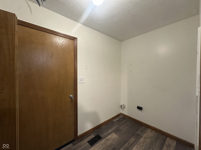Listing Image 26