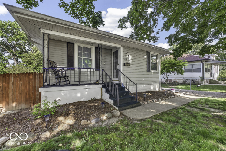 Listing Image 3