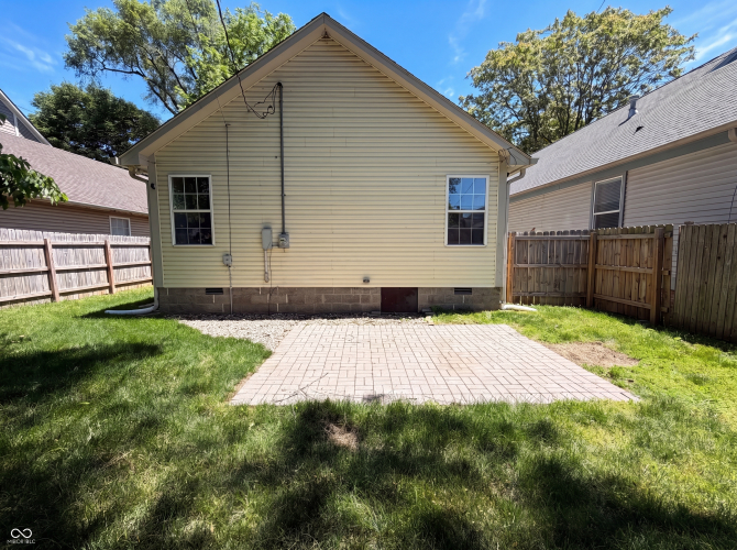Listing Image 5