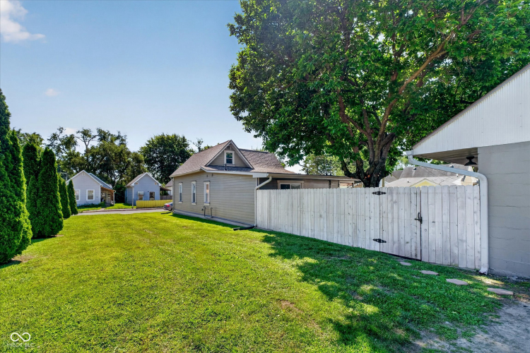 Listing Image 3