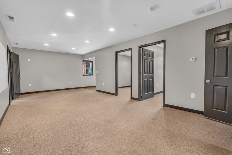Listing Image 58