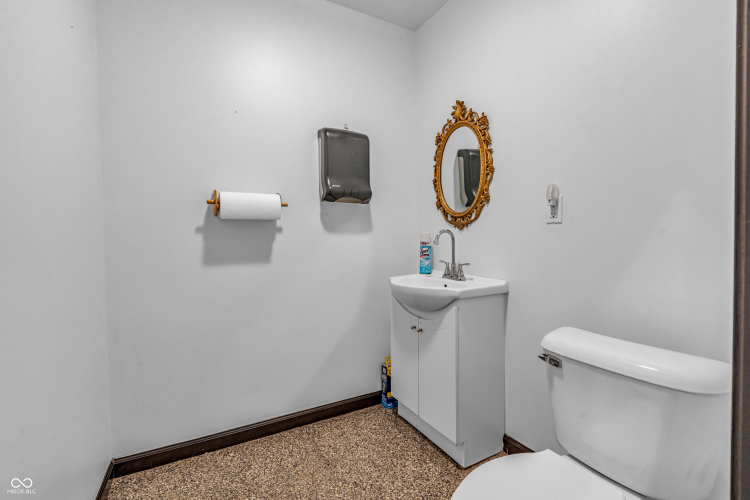 Listing Image 64