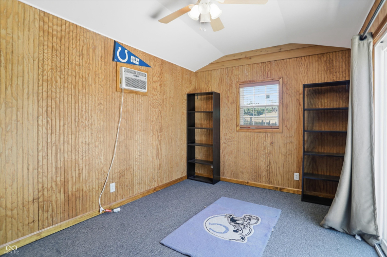 Listing Image 40