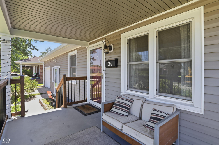 Listing Image 5