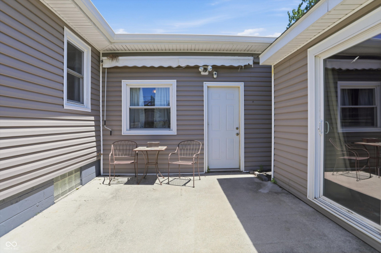 Listing Image 44