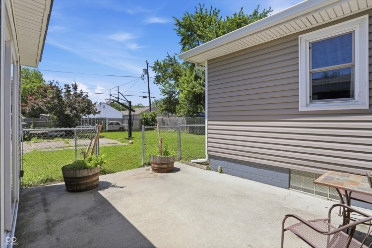 Listing Image 45