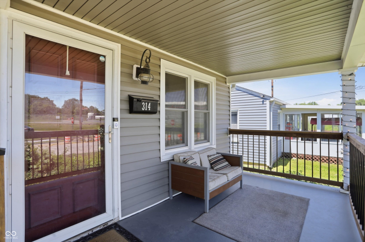 Listing Image 6