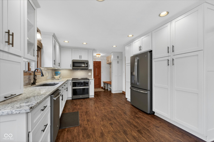 Listing Image 18