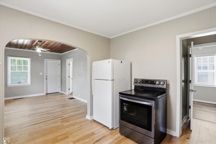 Listing Image 14