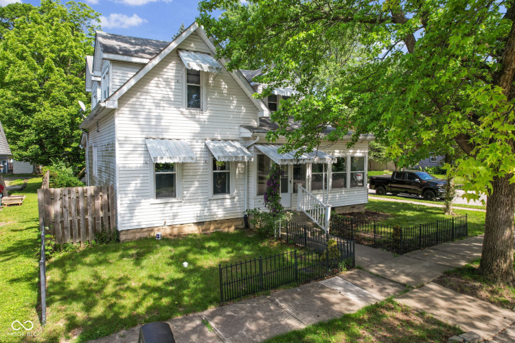 Listing Image 4