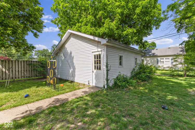 Listing Image 6