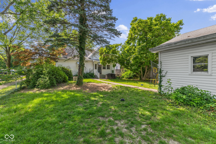 Listing Image 8