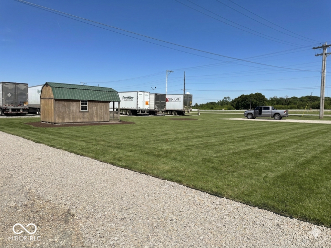 Listing Image 4